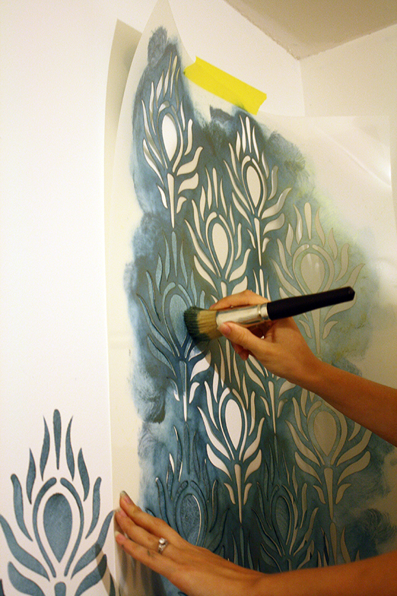 Tutorial how to stencil walls, tips and tricks for wall stenciling
